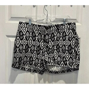 Old Navy Everyday Twill Short Womens Size 12 Black‎ White Ikat Mid Rise Cotton